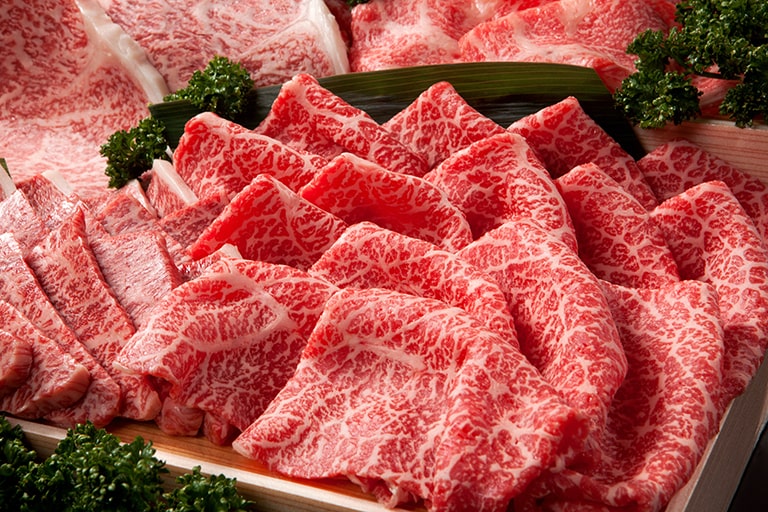 人気のお取り寄せグルメ高級肉ランキング！ステーキからすき焼きまで紹介